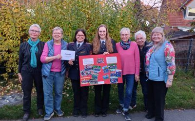 Kinder- und Jugendfeuerwehr nehmen Spende von der Ausstellung „Unterwegs“ entgegen