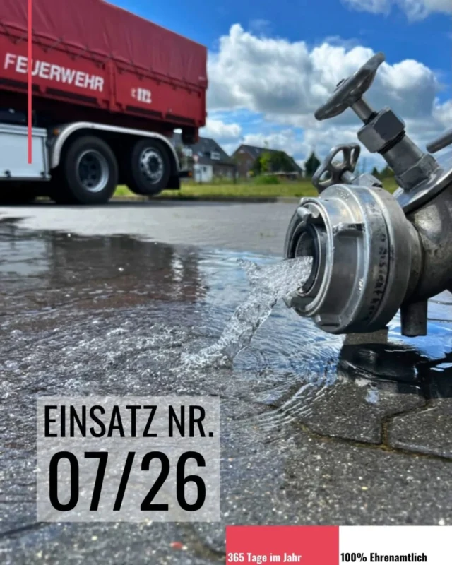 Wir wurden gestern Abend zu einer technischen Hilfeleistung - TH1 Wasser Rohrbruch - alarmiert.
Ein aufmerksamer Passant bemerkte das geplatzte Rohr in einem leerstehenden Gebäude woraufhin erst die Polizei und im weiteren Verlauf wir alarmiert worden sind.

Vor Ort leisteten wir Hilfe indem wir den Schieber außen abstellten, danach übergaben wir die Einsatzstelle an die Polizei.