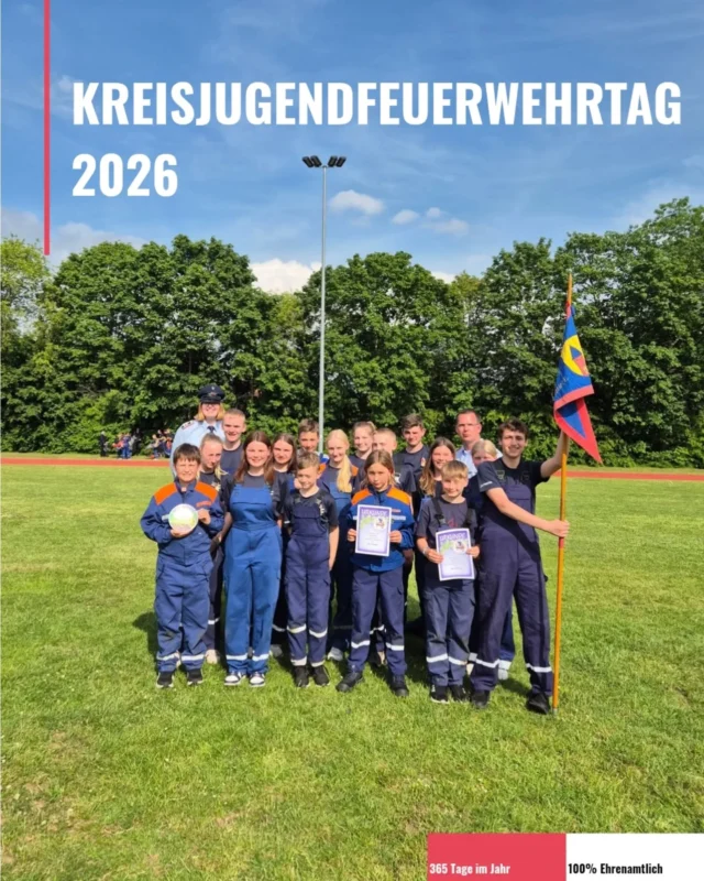Am 31.05. fand bei uns in Salzhausen der Kreisjugendfeuerwehrtag 2026 statt.
Alle Jugendfeuerwehren der Samtgemeinde richteten diesen gemeinsam aus.
Insgesamt nahmen 73 Gruppen aus dem Landkreis Harburg daran teil.

Unsere Jugendfeuerwehr ging mit 2 Gruppen an den Start. Der Wettbewerb besteht aus einem A- und B-Teil.
Im A-Teil muss ein dreiteiligen Löschangriff aufgebaut und dabei verschiedene Hindernisse z. B. die Leiterwand überwunden werden.
Im B-Teil muss in einer festgelegten Zeit ein 400m Staffellauf durchgeführt werden.

Die Jugendlichen gaben alles und konnten sich am Ende den 48. und 11. Platz sichern.

Die Top 9 von den 73 qualifizierten sich für den weiterführenden Wettbewerb auf Bezirksebene.
Unter diesen befanden sich auch welche mit sogenannten Doppelstartern, weshalb weitere Gruppen für den Bezirk nachrücken konnten, so auch unsere Gruppe auf Platz 11.

Die JF Salzhausen hat somit zum 3. Mal überhaupt die Qualifikation zum Bezirk geschafft!!

Eine großartige Leistung von allen, wir sind sehr stolz auf euch und drücken jetzt schon alle Daumen für den Bezirksentscheid in 2 Wochen! 💪🏻