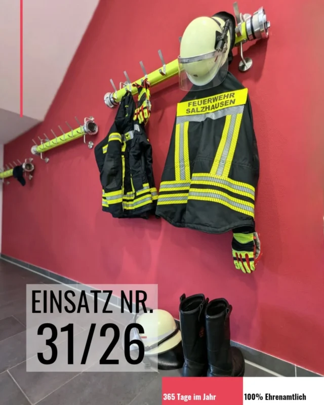 Am 03.06. folgte direkt der nächste Einsatz - alarmiert wurden wir zu einem THGAS1 - technische Hilfeleistung / Gasgeruch in Salzhausen.
Nach Überprüfung konnte keine weitere Gefahr festgestellt werden.
Die Winsener Straße wurde von der Polizei in dem betroffenen Bereich für einen Teil aus Sicherheitsgründen gesperrt.